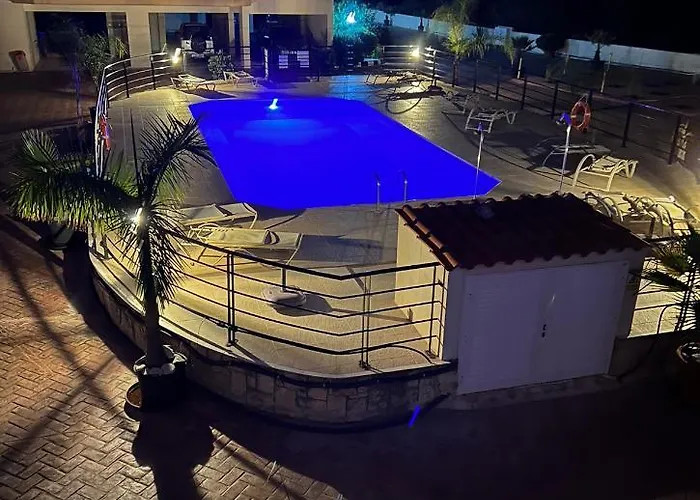 Mountain View - דירה