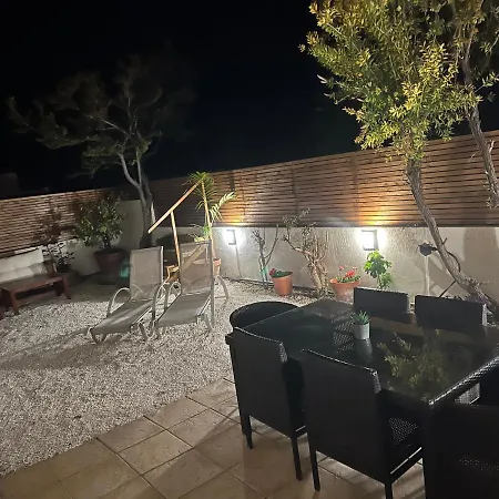 Mountain View - * Polis