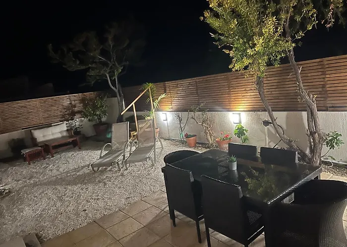 Mountain View - * Polis